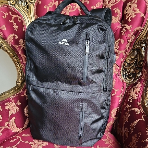 MATEIN Black Carry-On Laptop Travel Backpack with Built-in Charger - Picture 1 of 13